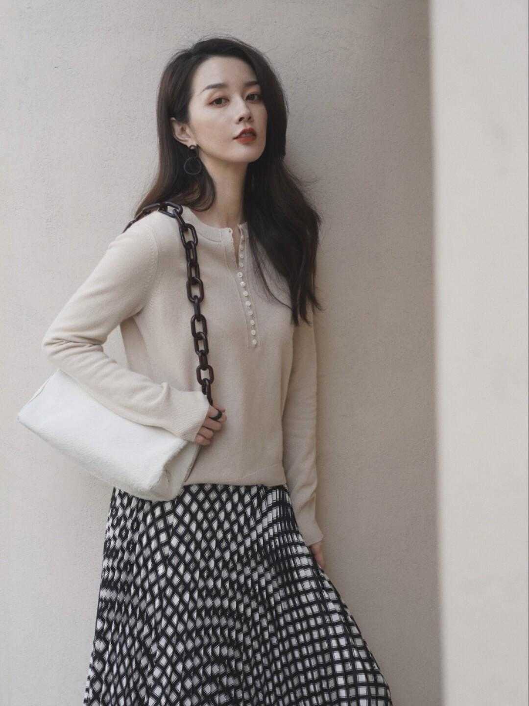 曲线|半身裙的N种搭配方法,简约大气又高级,实用性强