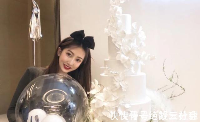 有气质|小金条是来抢钱的吗显白有气质,黄皮涂也好看,哪个都是人气王