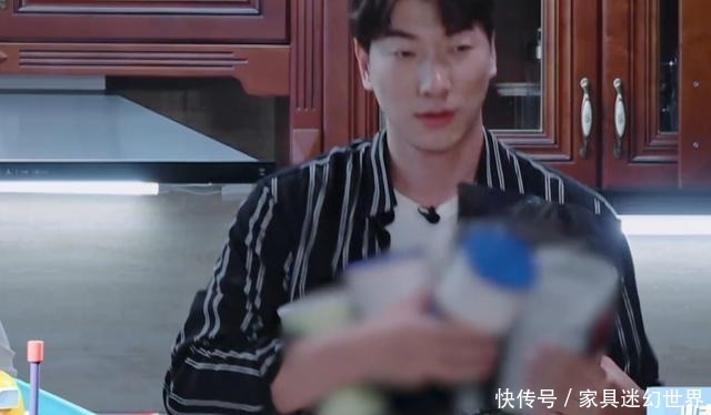 张亮|张亮搬空冰箱,王岳伦的反应才是好兄弟,一旁李湘的表情都懒得装