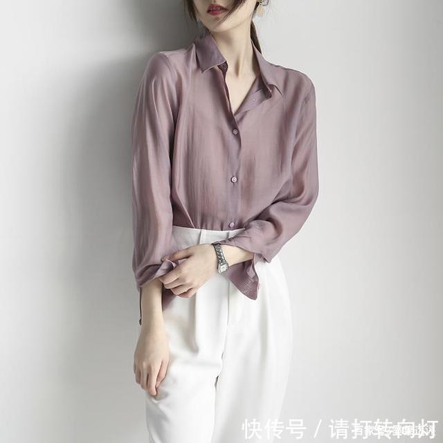 女人过了40岁，少穿黑白灰！多穿这个“高级色”，时髦减龄显气色