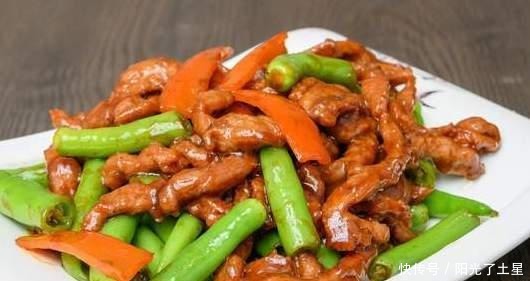 腌牛肉,别再用盐和淀粉了,大厨教你腌制技巧,炒出来嫩滑又入味