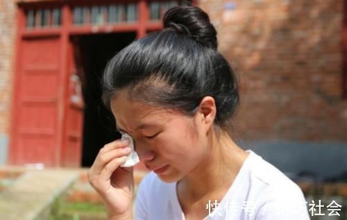 二胎政策|“你生的我养,我生的谁养!”女儿怒怼母亲生二胎,网友:说得好