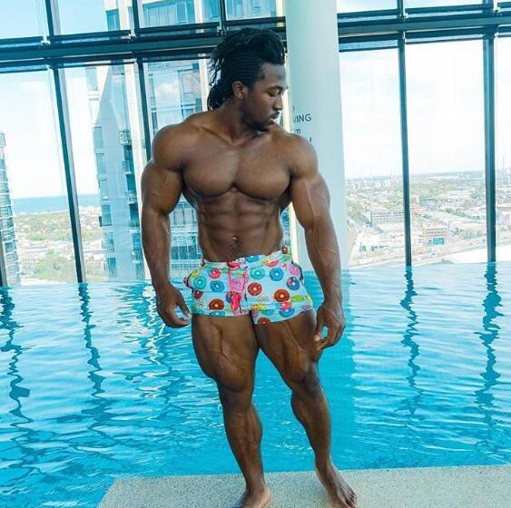 牛蛙腿|26岁小伙坚持练腿,大腿比腰还粗,被称世界上最强壮牛蛙腿