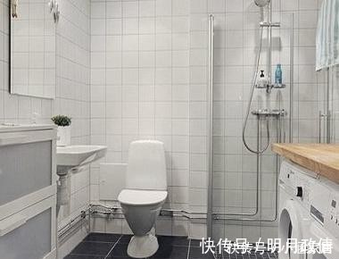 瓷砖|卫生间的地面别只会贴瓷砖,头次见闺蜜家这样设计,防滑又高档!