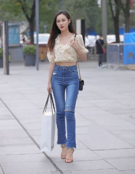 小姐姐|长发披肩的小姐姐,唯美靓丽,十分的抢眼