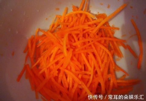 青菜|做饺子馅,不用猪肉多吃素,用这2样青菜调馅,营养美味吃不腻