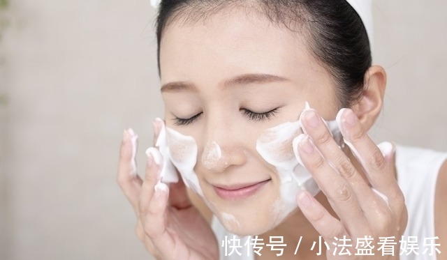 维生素c|几块钱的红霉素软膏成了“祛斑专家”?想要祛斑,你不妨这样做