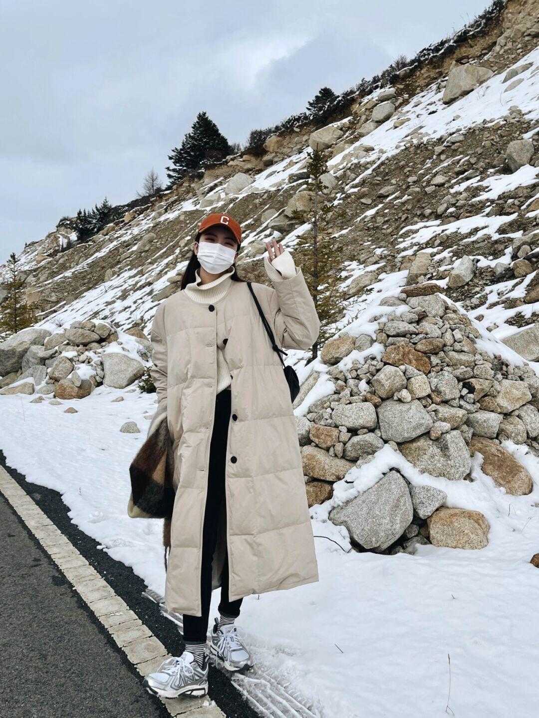 大衣 冬天穿裤子就选黑色牛仔裤,简约百搭不挑人,照着穿就对了