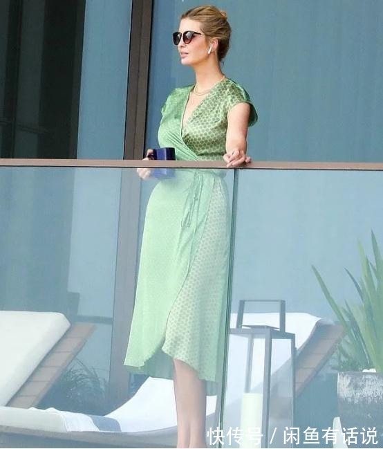 出游|伊万卡的“海边度假装”真圈粉,时髦上照还舒服,每套都好想照搬