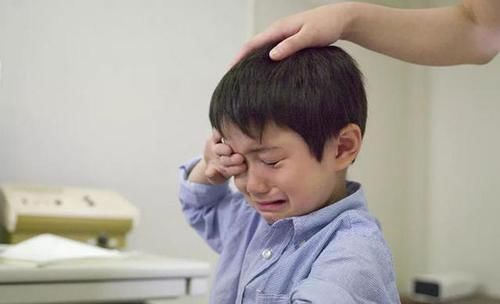 父母|30多岁“巨婴”专业啃老,生活奢华安逸,妈妈:“她还是个孩子”