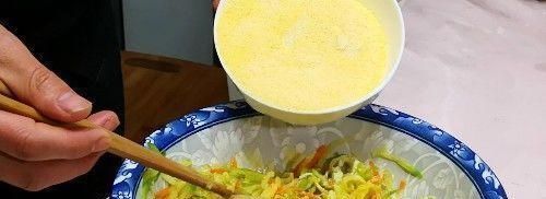 鸡蛋|萝卜丝更好吃的做法,打上2个鸡蛋蒸一蒸,百吃不厌