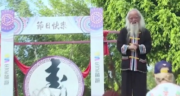 长寿|106岁老人又抽烟又喝酒还不运动，问到他的长寿秘诀，他这样说