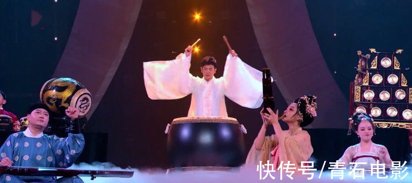 連拿33個(gè)熱搜，這檔綜藝憑什么能讓人民日報(bào)專門撰文表揚(yáng)？