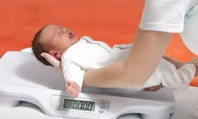 婴儿出生体重5斤、6斤、8斤，差距还很大，准妈妈们可要长点心