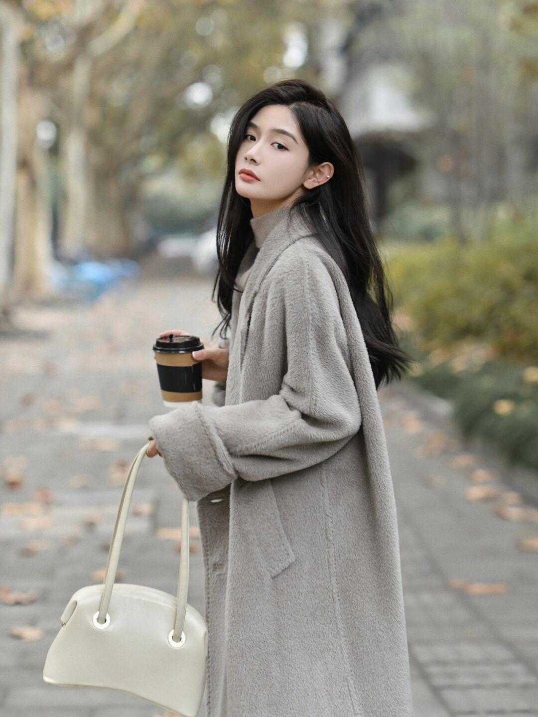 毛领|收起长款大衣吧!小众高端才够惊艳,贵气知性