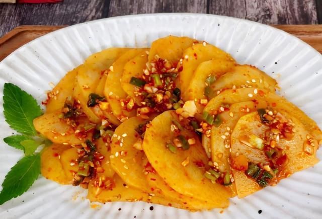 土豆这做法,我家三天两头吃一次,比腌萝卜还好,早餐佐粥更开胃