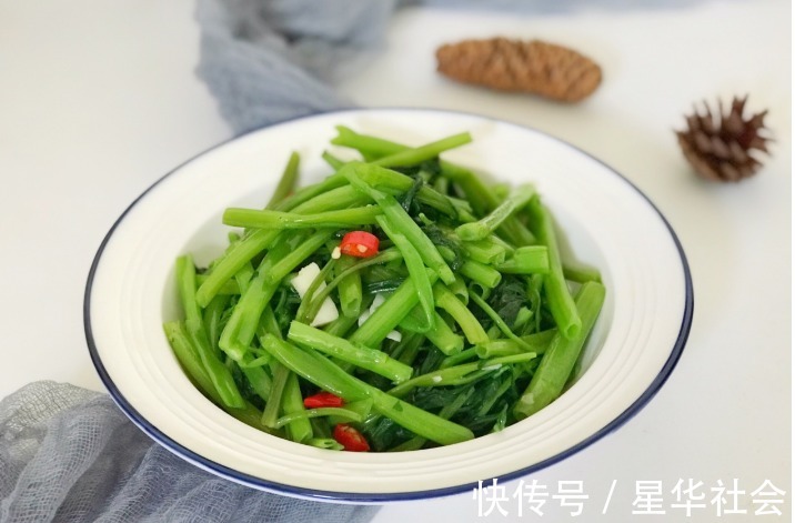 食欲|又到了吃空心菜的最佳季节,炒出来脆嫩爽口不发黑,很有食欲
