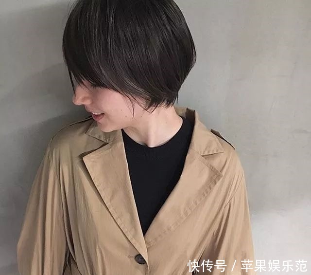 搭配|流行的这些短发发型设计搭配,每一款都很减龄!