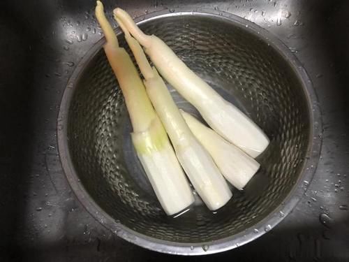 炒前|这道家常小菜,荤素搭配、营养美味,炒前多加这一步,吃得更健康