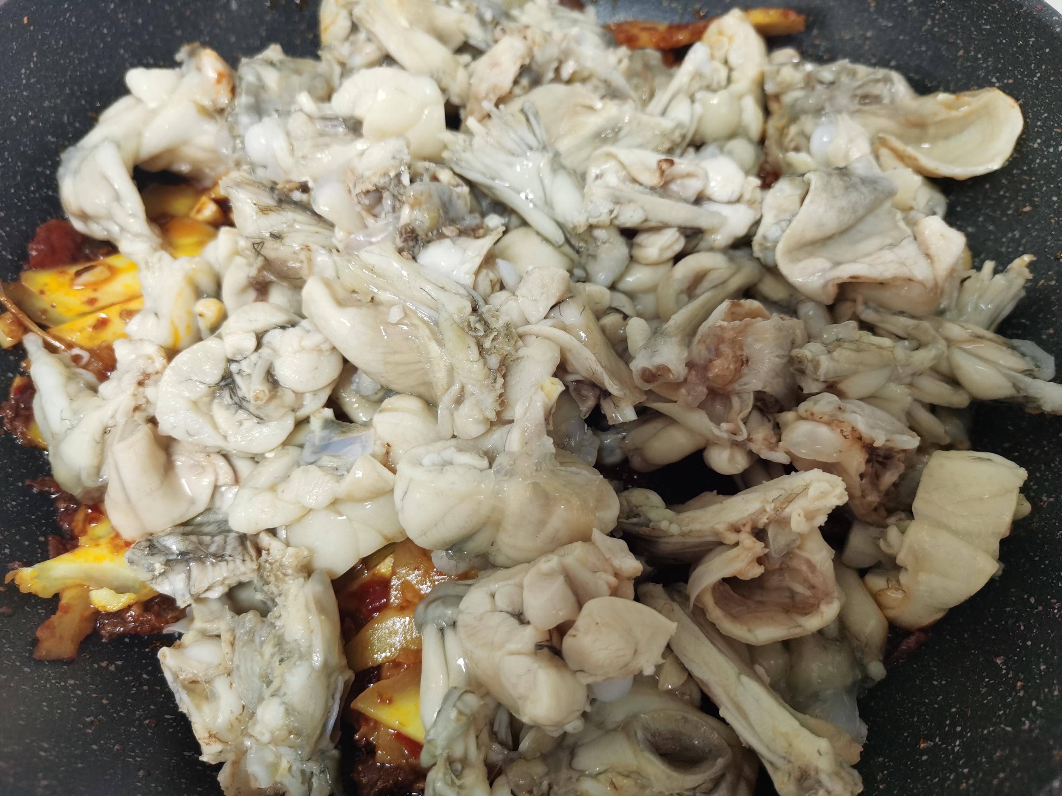 牛蛙|天热，吃此菜比猪肉牛肉过瘾，香辣爽滑不长膘，下酒下饭都超赞