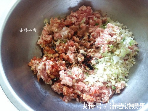 春季特有菜，不做饺子太可惜，香润多汁还不油，1周5顿吃不够