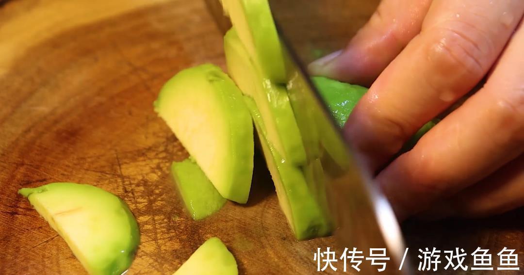 牛油果|宝宝个子矮小?口口都是钙和锌,娃吃光了,头脑更聪明,长高个