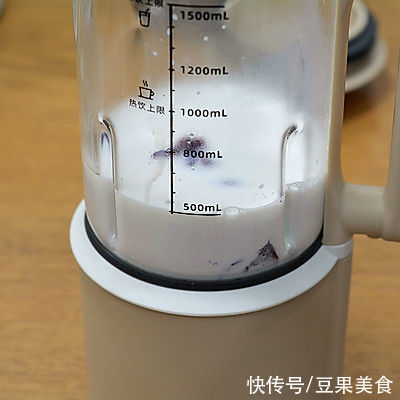 美味调剂生活，紫薯奶昔不可错过