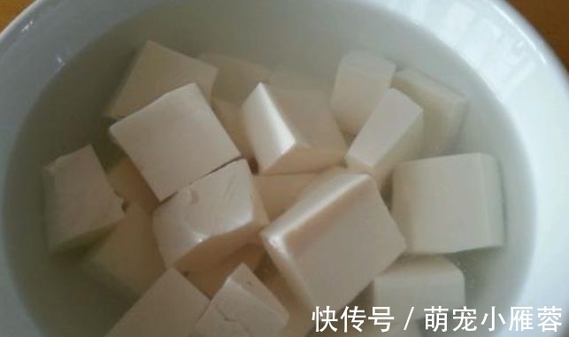 豆腐买多了，切记不要放冰箱！摊贩教我土方法，放15天不会坏