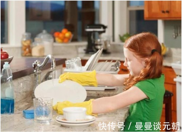 骑自行车|母亲在四个方面越“懒”,培养的孩子越出色,该懒的时候要懒一点