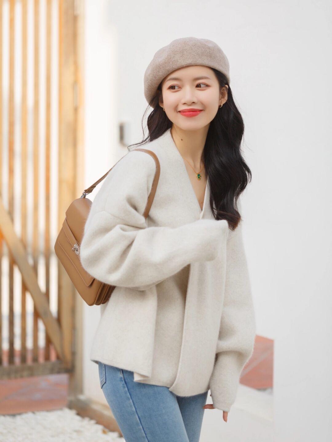 修身性 穿来穿去,还是“毛衣”最百搭,不花哨、不显胖,简约高级又时髦