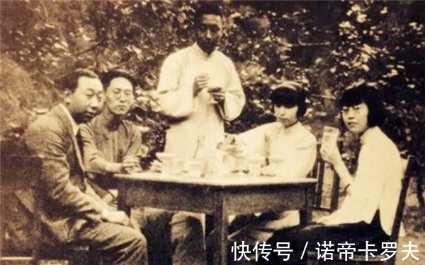 母亲@张爱玲凄惨晚年:三年搬家180次,身上爬满跳蚤,死时无衣物遮身