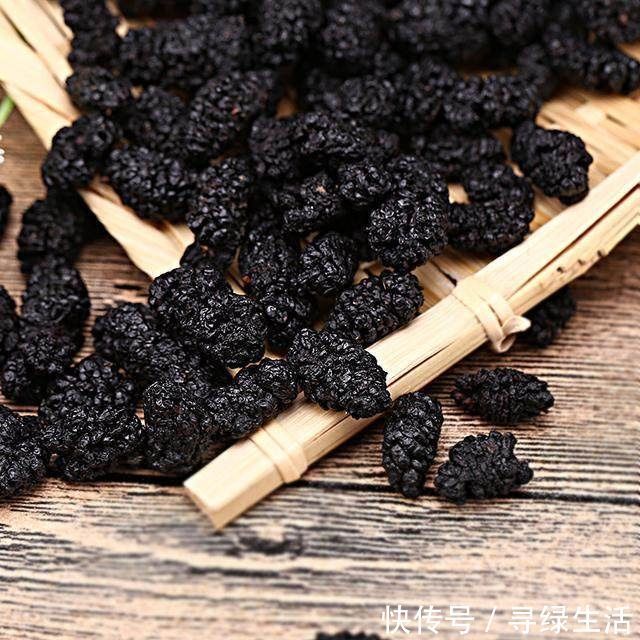 身体|男人别再傻傻喝水啦,常往水里加点料,排毒身体一天比一天好