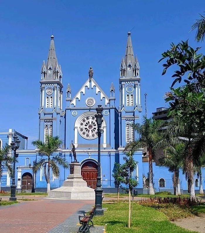 笑脸&一组让人以为是PS出来的真实场景,天上的笑脸表情是谁发出来的?