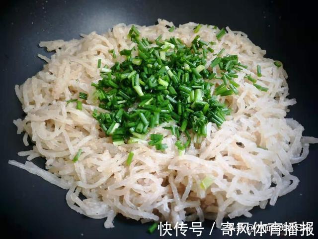 土豆粉|冬季遇到此菜别手软，一次囤10斤，不怕过期，随手一炒越嚼越香