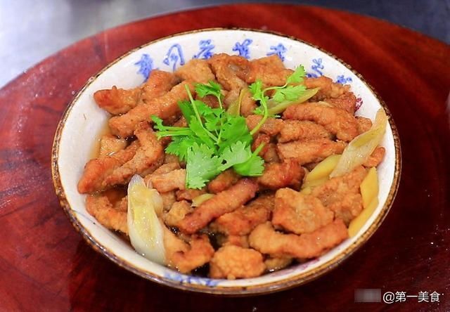 小酥肉怎么做才好吃？原来腌制和油温是关键，厨师长教你正确做法