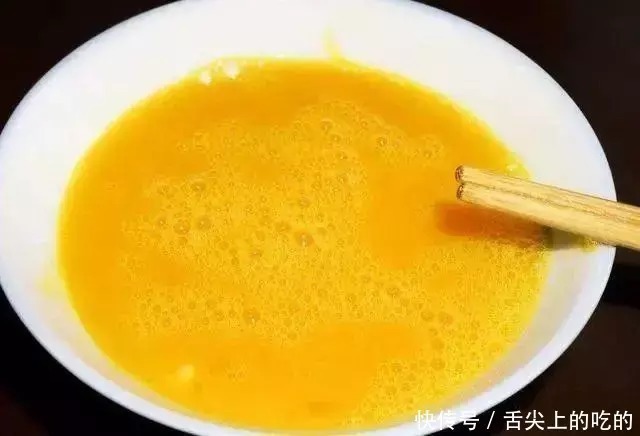 鸡蛋|炒鸡蛋不加水就错了亲身试验一次,没想到出锅鲜香嫩滑无腥味