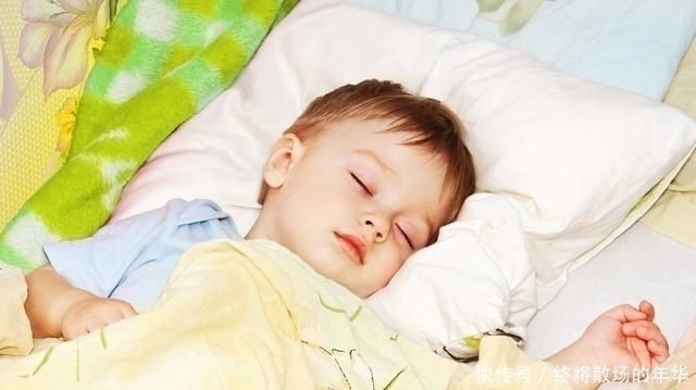 外伤性癫痫|两岁女童睡觉总是咧嘴笑，宝妈发现后送医院医生幸亏送的及时