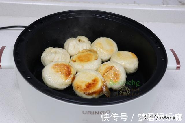 大白菜|教你做生煎包，皮薄不破也不焦，包底金黄酥脆，肉嫩鲜香多汁