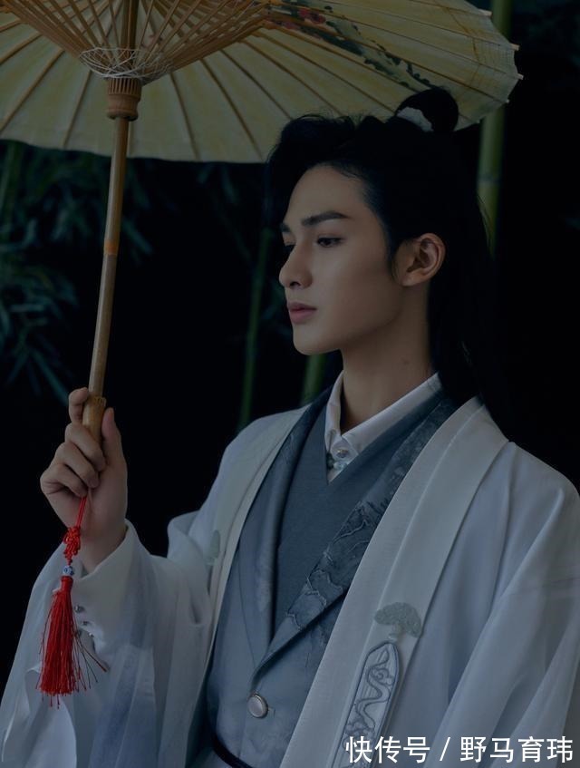 乐华七子合体采访朱正廷全程控麦被吐槽,范丞丞想买下乐华