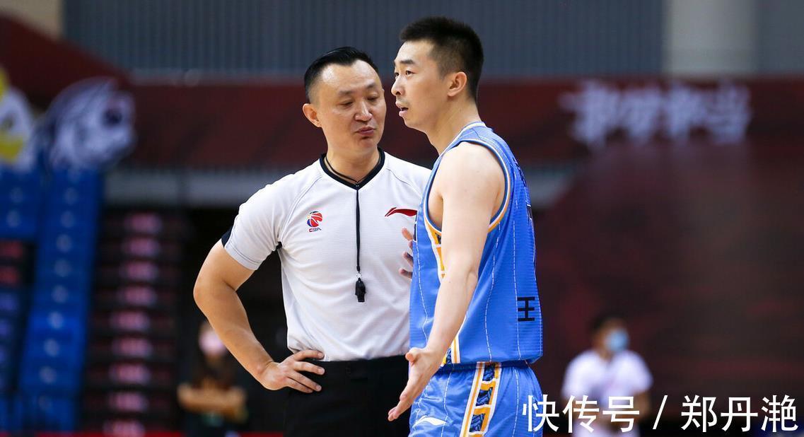 防守|CBA三大“垫脚恶汉”,第一位曾经用黑脚连废5人,丧失底线