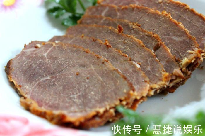 炒菜时先放盐还是后放盐好 记住大厨教的放盐顺序的口诀就行了