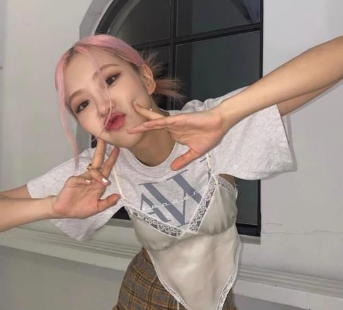 春夏韩国流行发型和刘海,“修颜+小脸效果”安排!