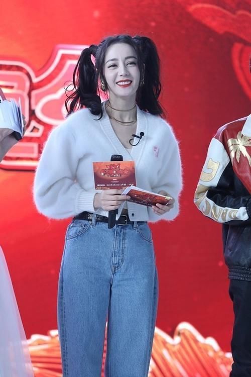 双丸子头|热巴不仅长相让人心动,发型更有一种青春感,这样的女人更完美