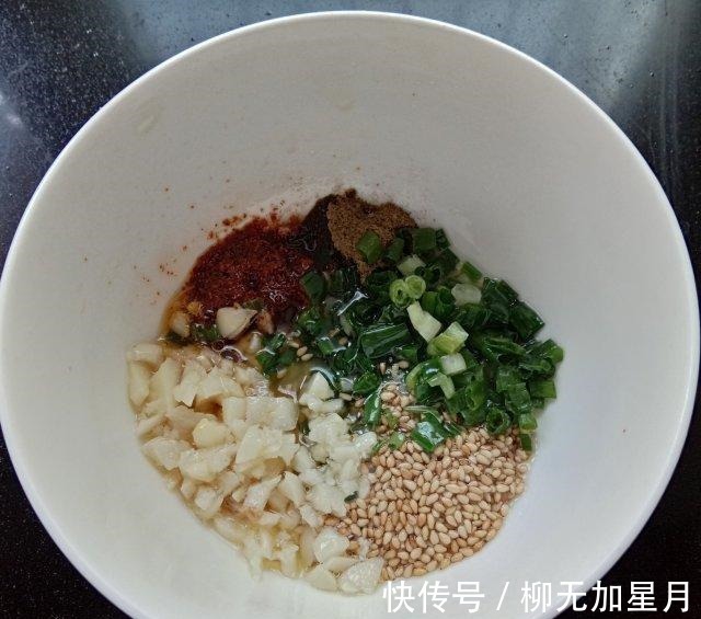 美食天下|凉拌土豆片，简单一拌，开胃又省事！