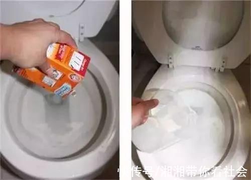 她把矿泉水瓶放进马桶水箱，三个月都不用刷马桶了