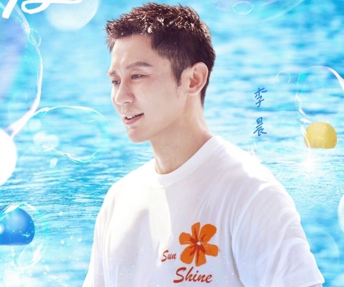 郑恺|《奔跑吧》新一期海报，全员统一穿白色衣服，唯独两个人例外！