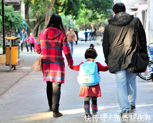 幼儿园|幼儿园放学，两个孩子始终无人认领，直到最后亲妈才认出孩子