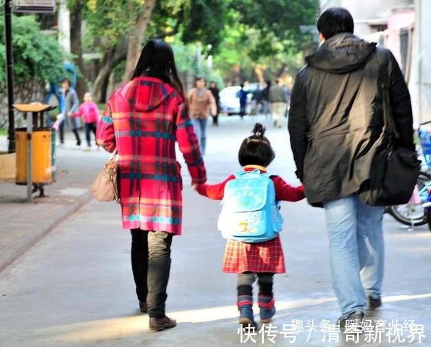 幼儿园|幼儿园放学,两个孩子始终无人认领,直到最后亲妈才认出孩子