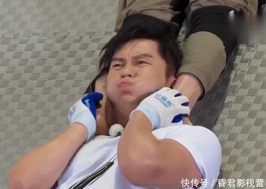 郑恺|《奔跑吧》节目组搞两种待遇,人梯大战素人都戴头盔,跑男却没有