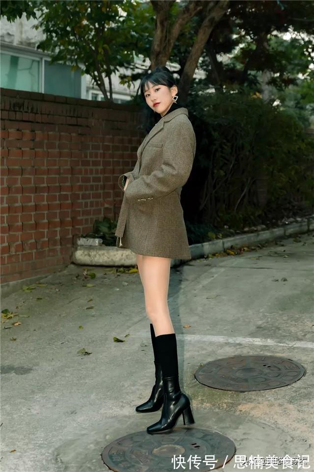 马丁靴 会穿的女人早已抛弃马丁靴,今秋最火的是“平头靴”,妥妥地显高